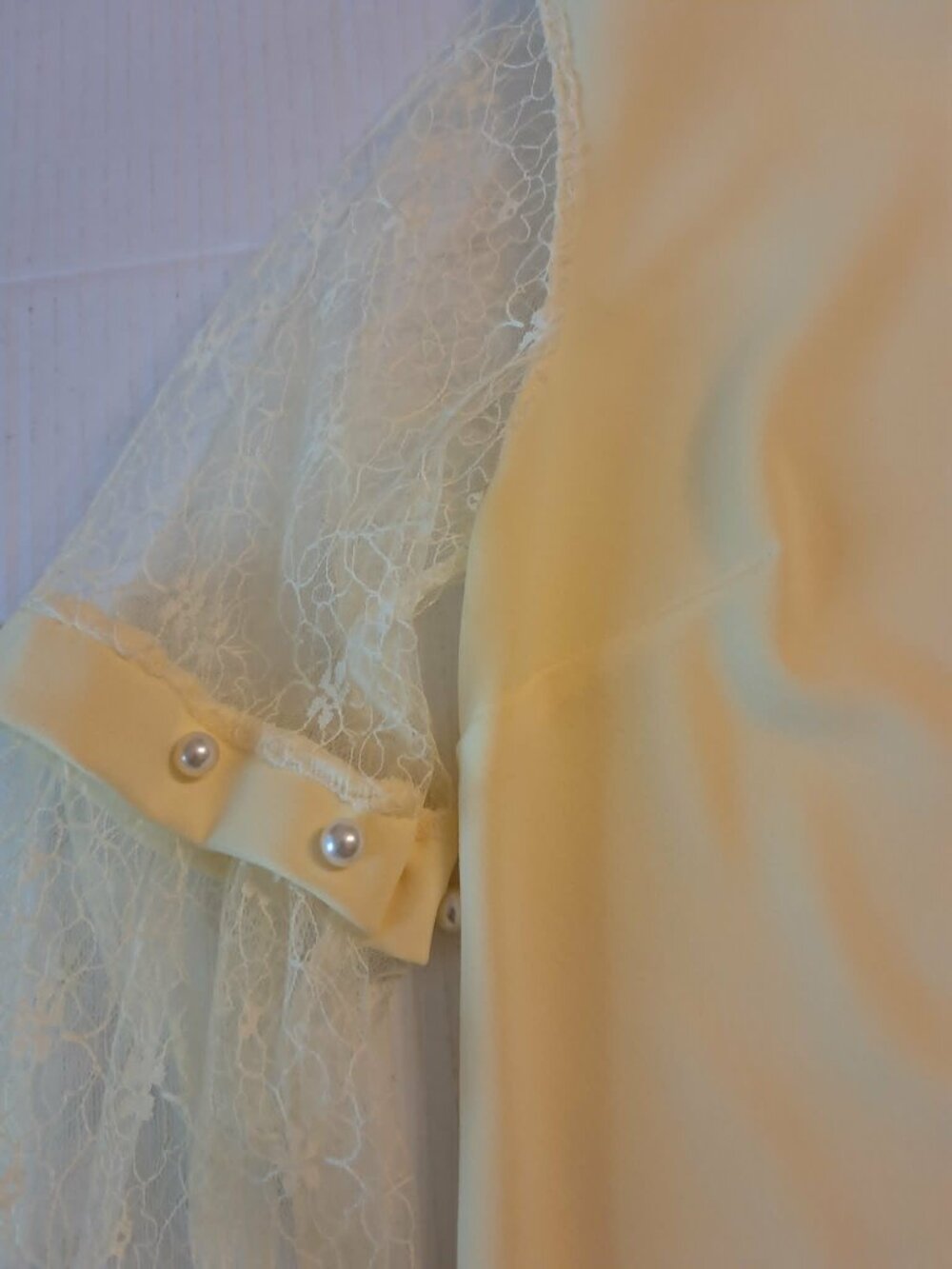 Yellow Lace Sleeve Blouse Pearl Cuff Detail Size M - Picture 6 of 8